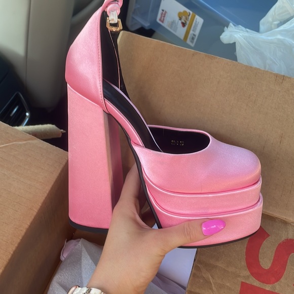 Pink platform heels - Picture 3 of 4
